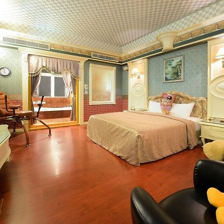 טאינאן Holland Village Motel מראה חיצוני תמונה