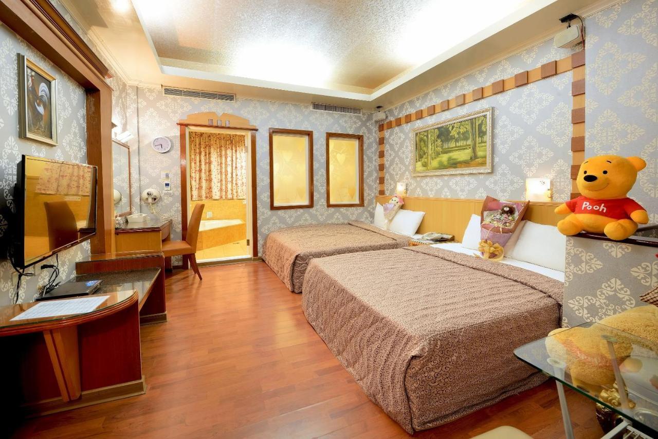 טאינאן Holland Village Motel מראה חיצוני תמונה