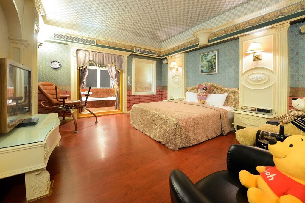 טאינאן Holland Village Motel מראה חיצוני תמונה