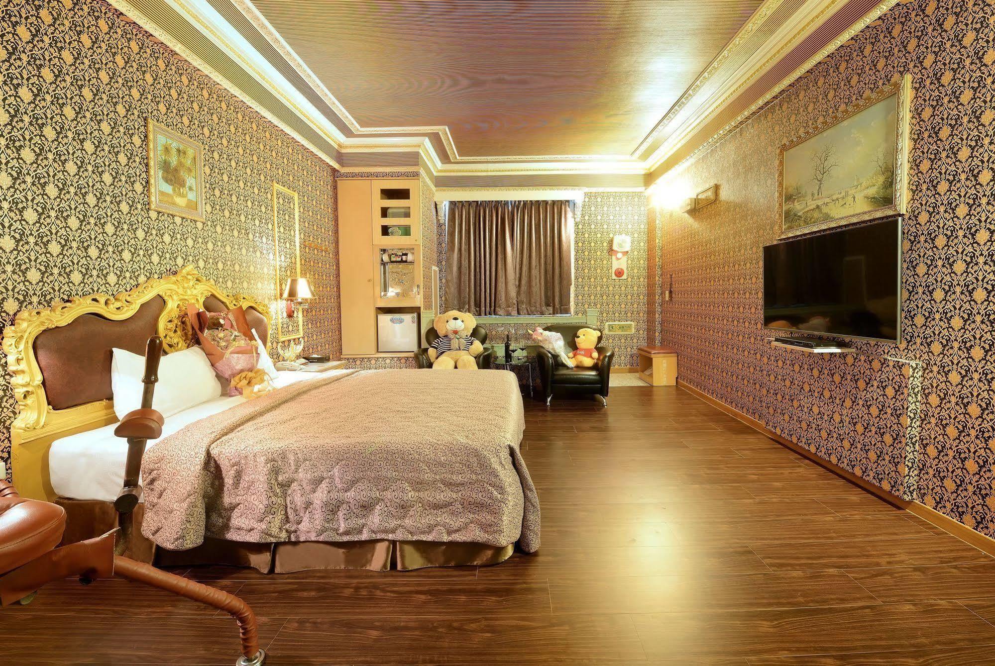 טאינאן Holland Village Motel מראה חיצוני תמונה