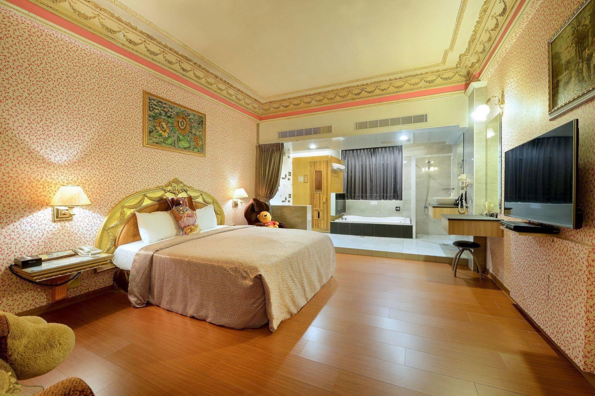 טאינאן Holland Village Motel מראה חיצוני תמונה