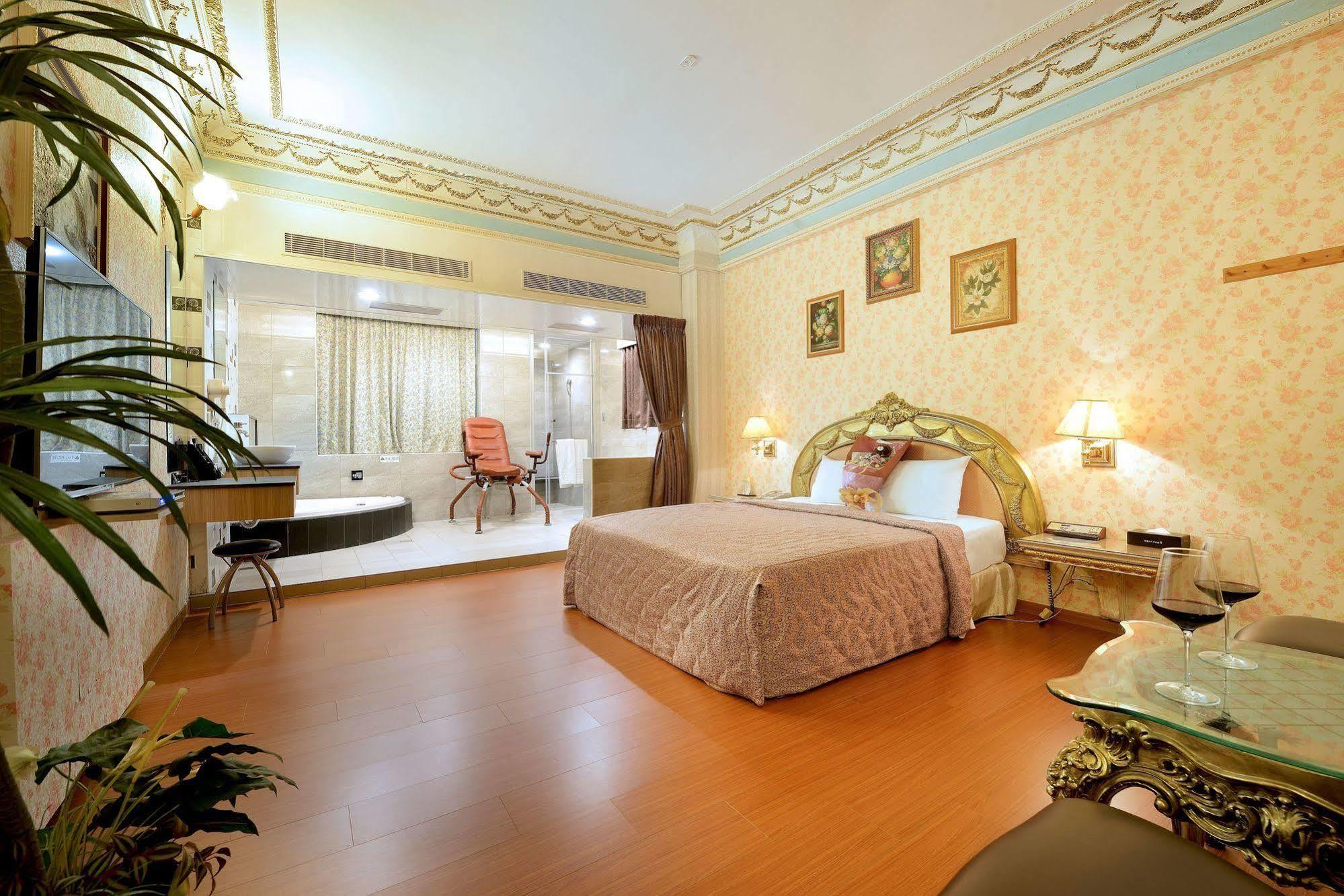 טאינאן Holland Village Motel מראה חיצוני תמונה